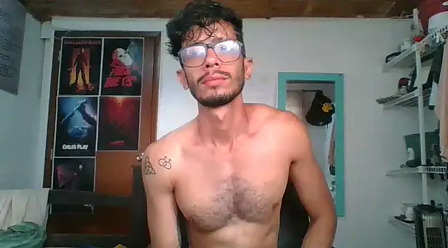 Snapshot of alisterxxx chatting on 01-02-25, 12:24 alisterxxx online show from 01-02-25, 12:24