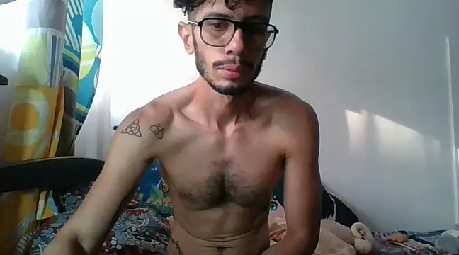 Snapshot of alisterxxx chatting on 01-13-25, 12:24 alisterxxx online show from 01-13-25, 12:24