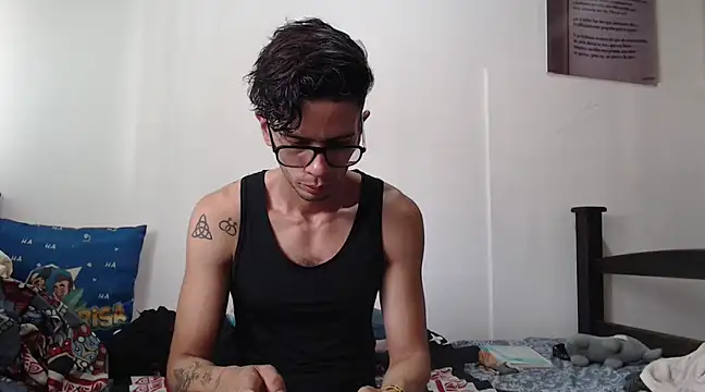 Snapshot of alisterxxx chatting on 01-21-25, 07:17 alisterxxx online show from 01-21-25, 07:17
