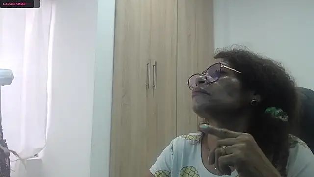 BustyMilf  online show from 01-28-25, 11:28