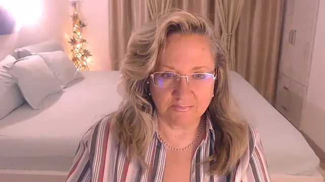 Raisshy online show from 10-14-25, 04:52