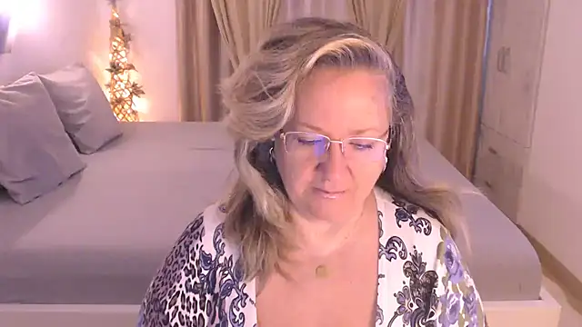 Raisshy online show from 11-19-25, 06:57