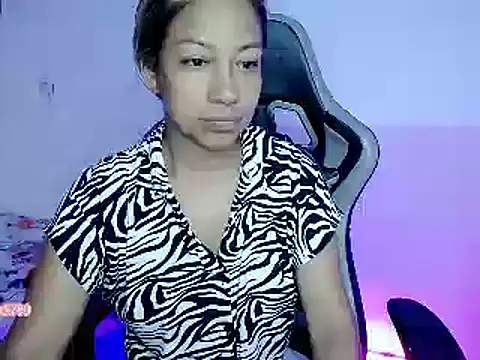ninatiny online show from 12-07-24, 11:51