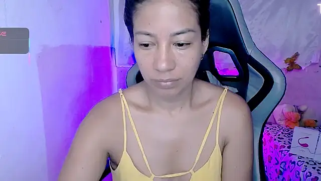 ninatiny online show from 10-06-25, 10:56