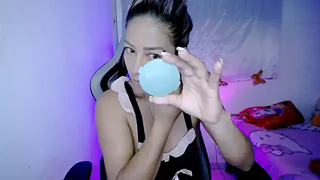 ninatiny online show from 02-07-26, 09:46