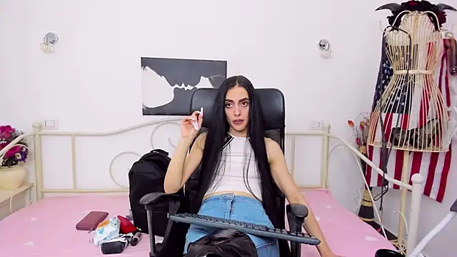 Snapshot of jessystarr chatting on 02-06-25, 12:43 jessystarr online show from 02-06-25, 12:43