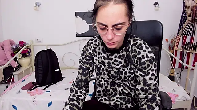 Snapshot of jessystarr chatting on 02-10-25, 08:42 jessystarr online show from 02-10-25, 08:42