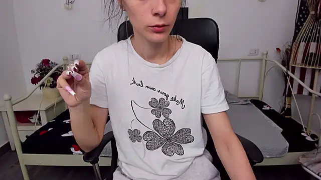Snapshot of jessystarr chatting on 02-25-25, 10:39 jessystarr online show from 02-25-25, 10:39
