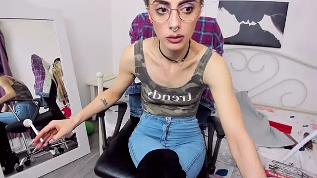 Snapshot of jessystarr chatting on 03-12-25, 05:28 jessystarr online show from 03-12-25, 05:28