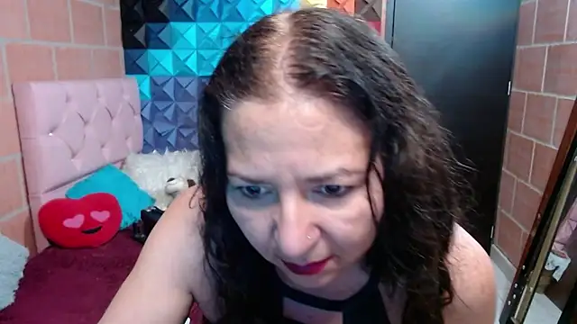 Snapshot of katifoxx chatting on 12-10-24, 11:30 katifoxx online show from 12-10-24, 11:30