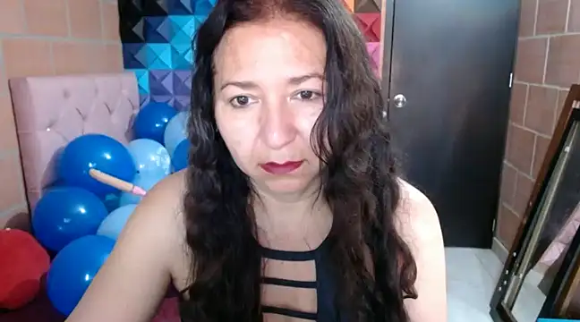 Snapshot of katifoxx chatting on 12-21-24, 05:29 katifoxx online show from 12-21-24, 05:29
