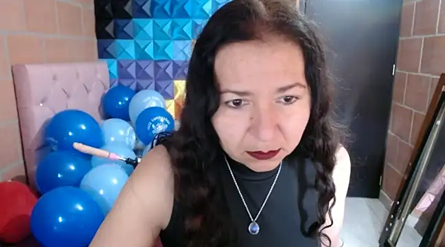Snapshot of katifoxx chatting on 12-22-24, 04:06 katifoxx online show from 12-22-24, 04:06