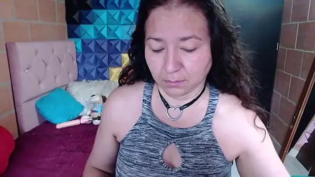 Snapshot of katifoxx chatting on 01-05-25, 04:16 katifoxx online show from 01-05-25, 04:16