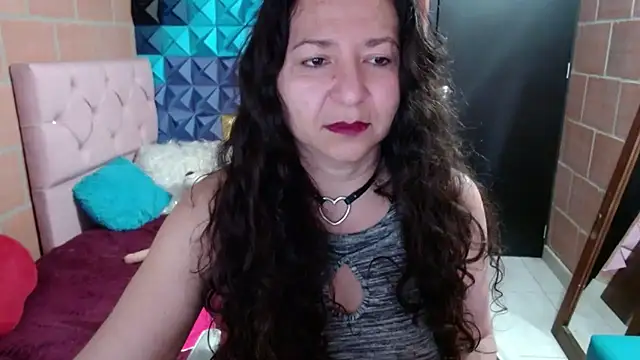 Snapshot of katifoxx chatting on 01-05-25, 07:17 katifoxx online show from 01-05-25, 07:17