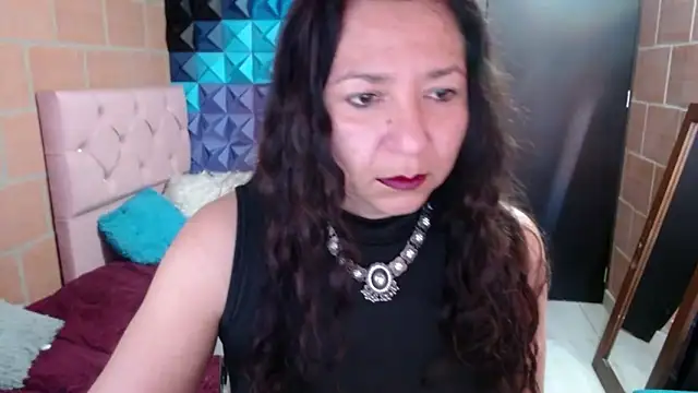 Snapshot of katifoxx chatting on 01-17-25, 06:33 katifoxx online show from 01-17-25, 06:33