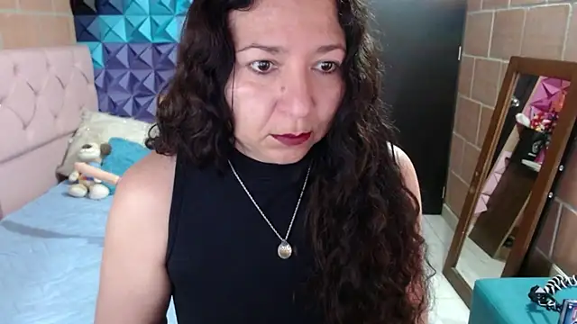 Snapshot of katifoxx chatting on 02-11-25, 05:50 katifoxx online show from 02-11-25, 05:50