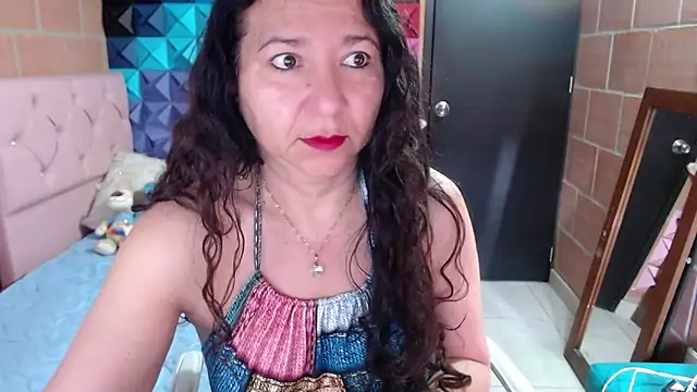 Snapshot of katifoxx chatting on 02-28-25, 12:52 katifoxx online show from 02-28-25, 12:52