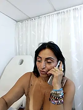 Snapshot of zullyxhot chatting on 04-24-26, 10:45 zullyxhot online show from 04-24-26, 10:45