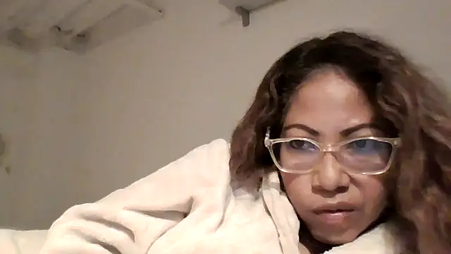 Snapshot of mila38 chatting on 01-10-25, 10:46 mila38 online show from 01-10-25, 10:46