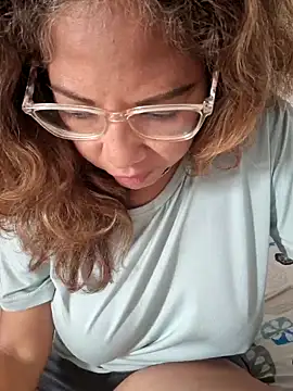 Snapshot of mila38 chatting on 09-11-25, 08:36 mila38 online show from 09-11-25, 08:36