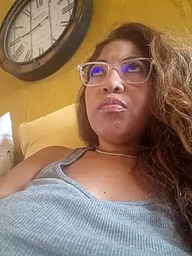 Snapshot of mila38 chatting on 09-27-25, 07:46 mila38 online show from 09-27-25, 07:46