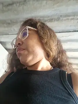 Snapshot of mila38 chatting on 10-31-25, 09:32 mila38 online show from 10-31-25, 09:32