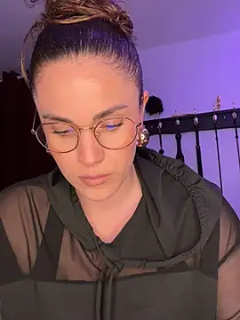 Clara-xoxo online show from 03-04-25, 08:27