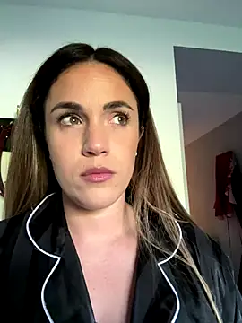 Clara-xoxo online show from 09-26-25, 08:18