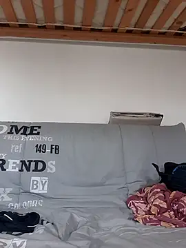 Snapshot of Lentbulant chatting on 10-07-25, 03:53 Lentbulant online show from 10-07-25, 03:53