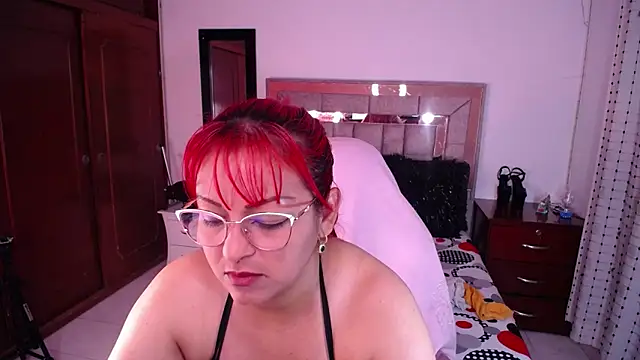 salomecastro  online show from 01-25-25, 01:32