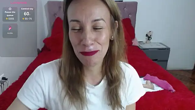 cristin doll  online show from 10-23-25, 04:06