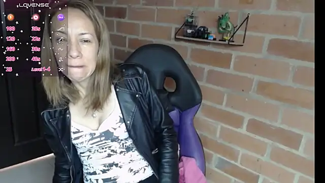 cristin doll  online show from 05-03-26, 01:28