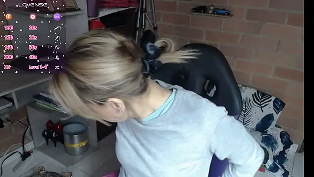 cristin doll  online show from 06-18-26, 05:28