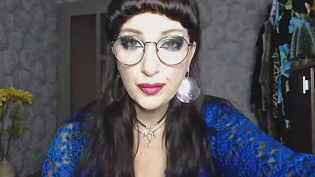 Snapshot of Aziza1 chatting on 09-21-25, 02:08 Aziza1 online show from 09-21-25, 02:08