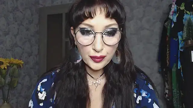 Snapshot of Aziza1 chatting on 09-23-25, 02:42 Aziza1 online show from 09-23-25, 02:42