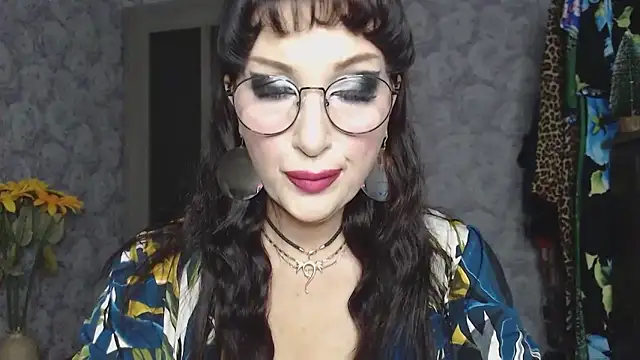 Snapshot of Aziza1 chatting on 10-07-25, 03:20 Aziza1 online show from 10-07-25, 03:20