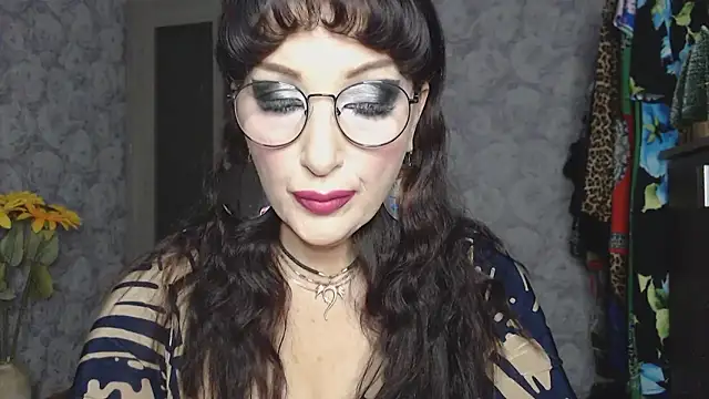 Snapshot of Aziza1 chatting on 10-08-25, 02:47 Aziza1 online show from 10-08-25, 02:47