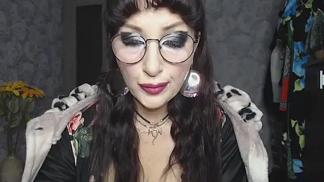 Snapshot of Aziza1 chatting on 10-16-25, 03:46 Aziza1 online show from 10-16-25, 03:46