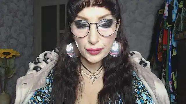 Snapshot of Aziza1 chatting on 11-02-25, 02:52 Aziza1 online show from 11-02-25, 02:52