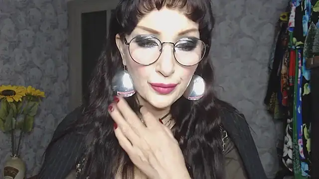 Snapshot of Aziza1 chatting on 11-03-25, 05:03 Aziza1 online show from 11-03-25, 05:03