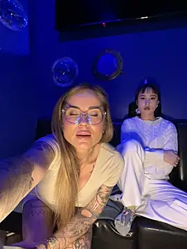 Etwas neugierig online show from 02-05-26, 03:27