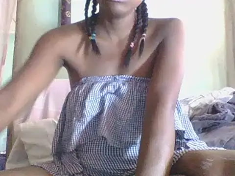 Snapshot of Hamie_sexy chatting on 12-19-24, 07:07 Hamie sexy online show from 12-19-24, 07:07