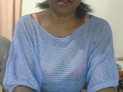 Snapshot of Hamie_sexy chatting on 10-18-25, 03:13 Hamie sexy online show from 10-18-25, 03:13