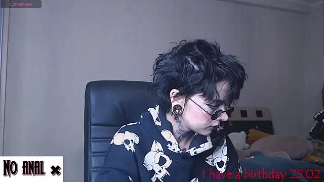 Snapshot of Dark__Elf chatting on 02-05-25, 10:12 Dark Elf online show from 02-05-25, 10:12