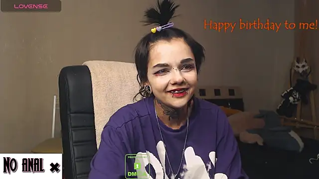 Snapshot of Dark__Elf chatting on 02-24-25, 10:03 Dark Elf online show from 02-24-25, 10:03