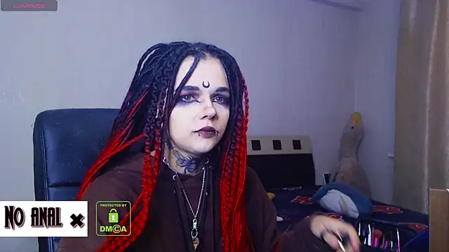 Snapshot of Dark__Elf chatting on 09-16-25, 09:27 Dark Elf online show from 09-16-25, 09:27