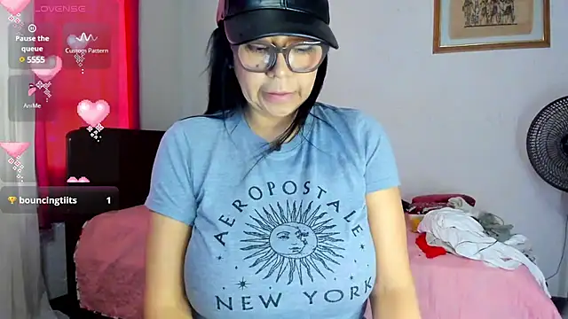 Snapshot of Silver_Lovee chatting on 01-16-25, 08:03 Silver Lovee online show from 01-16-25, 08:03