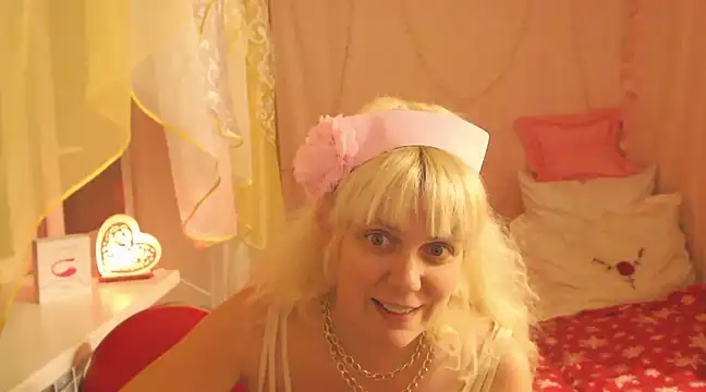 SunnySylvia online show from 02-09-25, 04:18