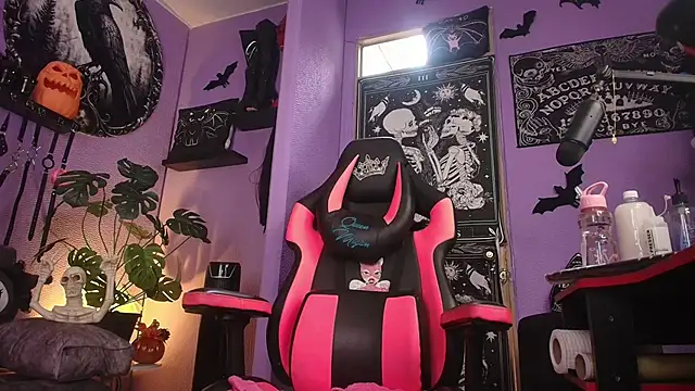 Snapshot of fetishkinkymeganx chatting on 10-03-25, 05:10 fetishkinkymeganx online show from 10-03-25, 05:10