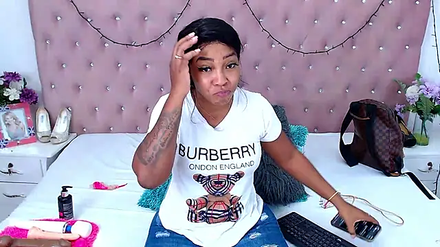 CharlotteWilliams online show from 12-29-24, 04:05